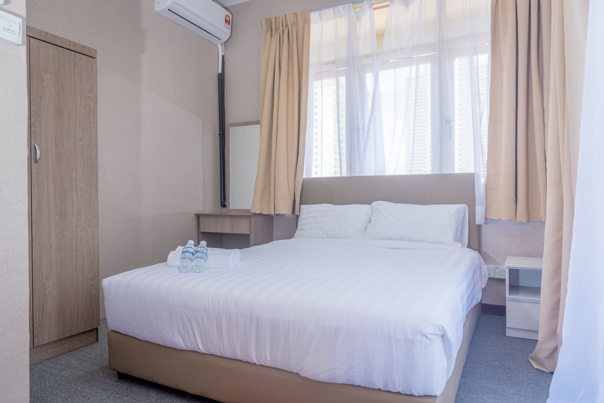 Готель Spot On 89645 Ong'S Court Джорджтаун Екстер'єр фото