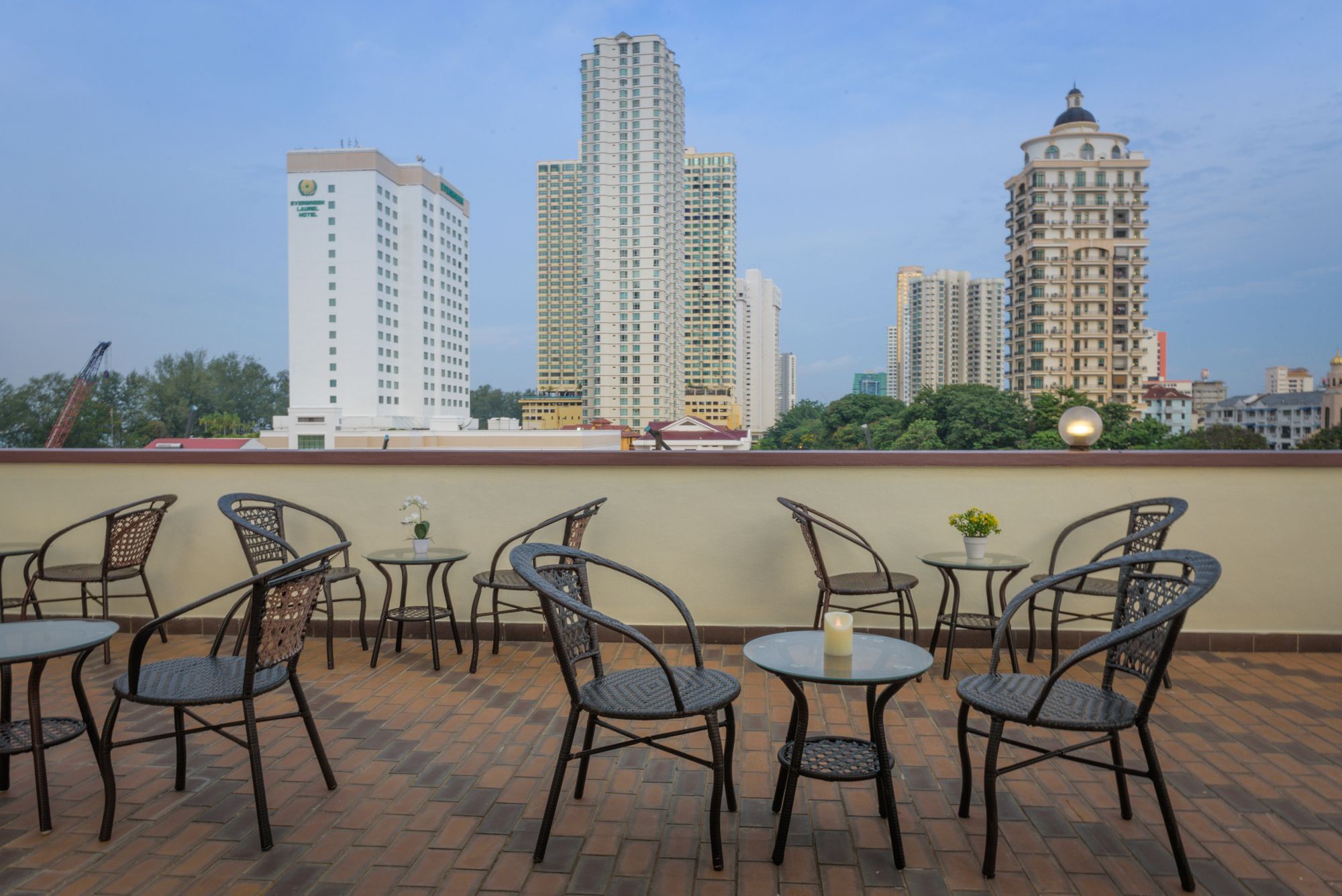 Готель Spot On 89645 Ong'S Court Джорджтаун Екстер'єр фото