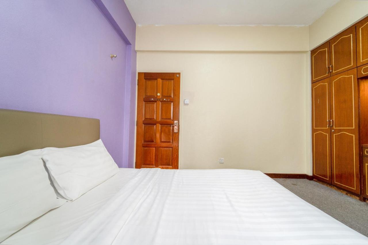 Готель Spot On 89645 Ong'S Court Джорджтаун Екстер'єр фото